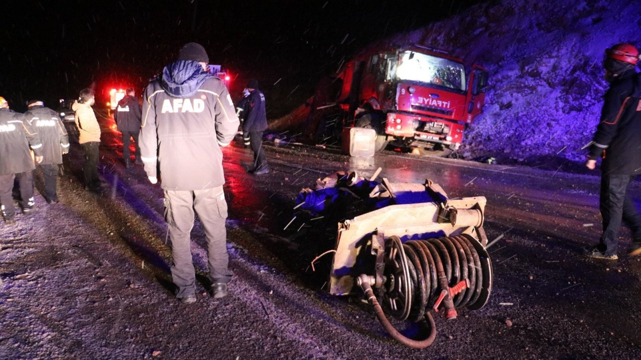 Yangına Giden İtfaiye Aracı Kaza Yaptı: 2’si Ağır 5 Yaralı