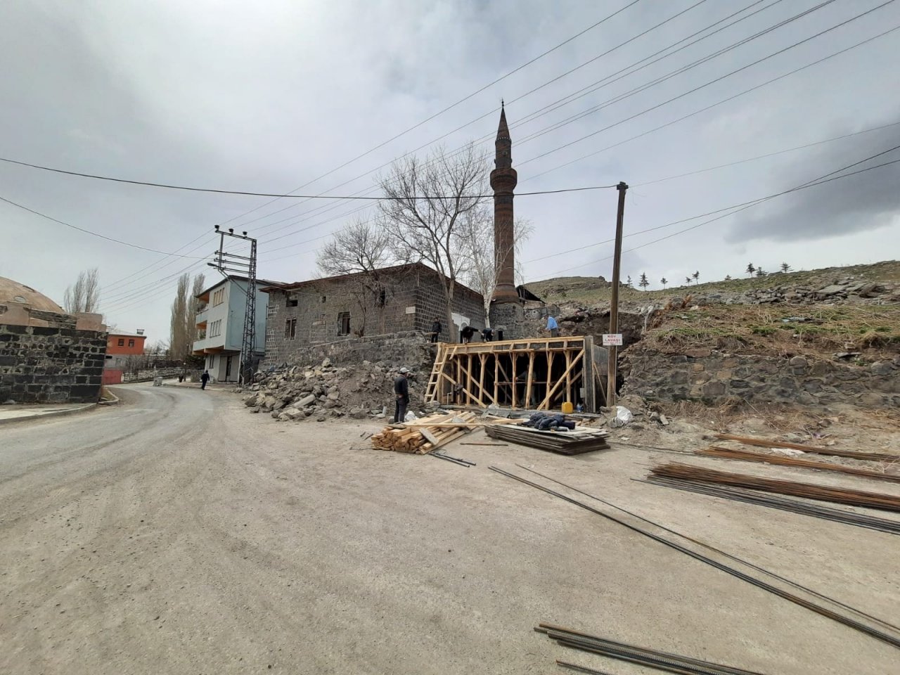 Tarihi Laçin Bey Cami Tadilat Alındı