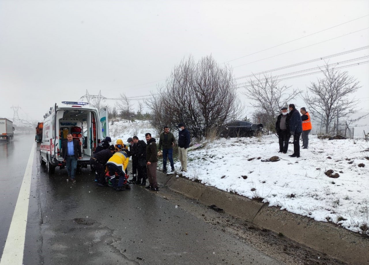 Tem’de Trafik Kazası: 3 Yaralı