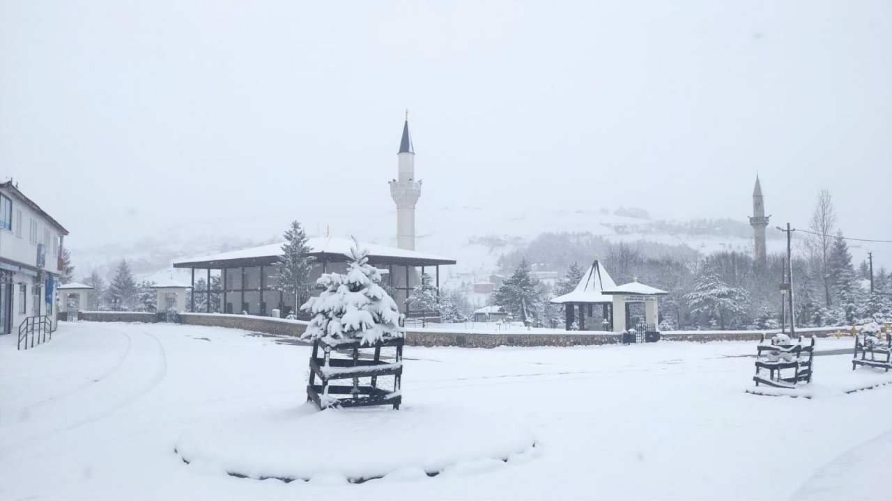 Ordu’nun Bin 500 Rakımlı Yaylasında Kar Manzaraları