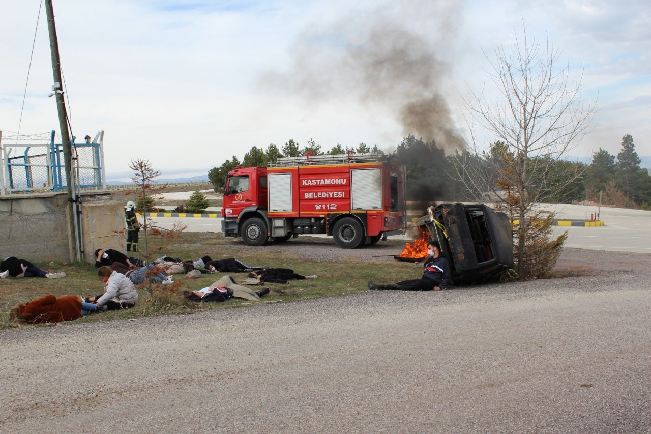 Trafik Kazası Tatbikatı Gerçeğini Aratmadı