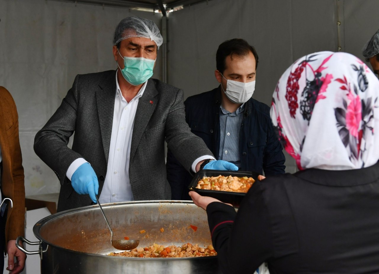 Osmangazi’de Sofralar Ayrı, Gönüller Bir