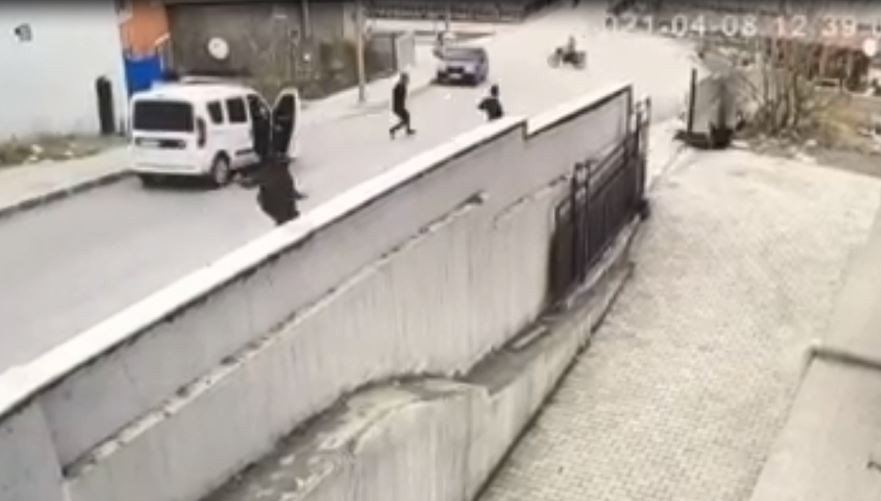 Polisten Kaçan Yankesici Tepetaklak Düşünce Yakalandı